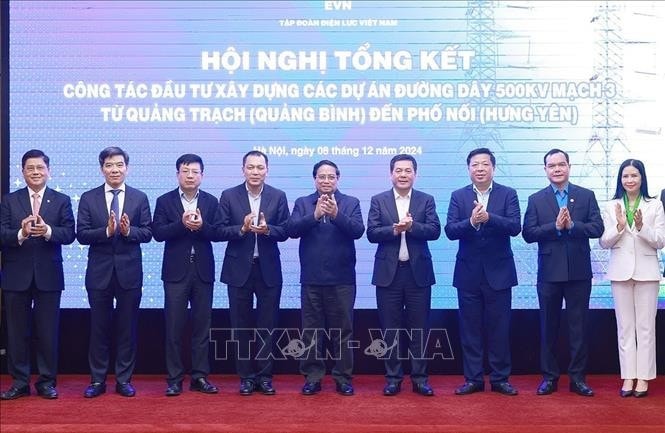 Thủ tướng Phạm Minh Chính với các đại biểu. Ảnh: Dương Giang - TTXVN