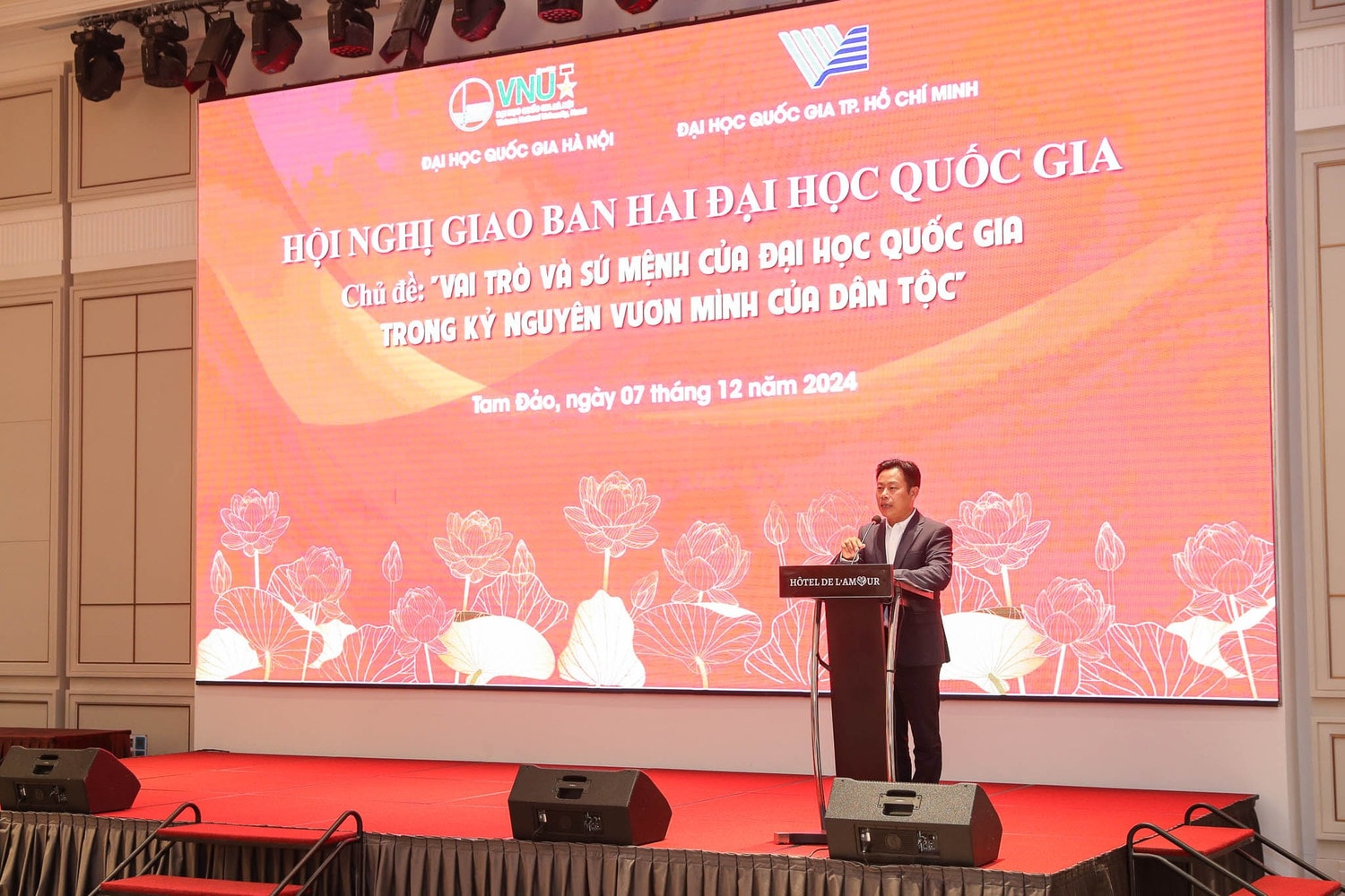 vnu-giao-ban-2-dhqg-4.jpg