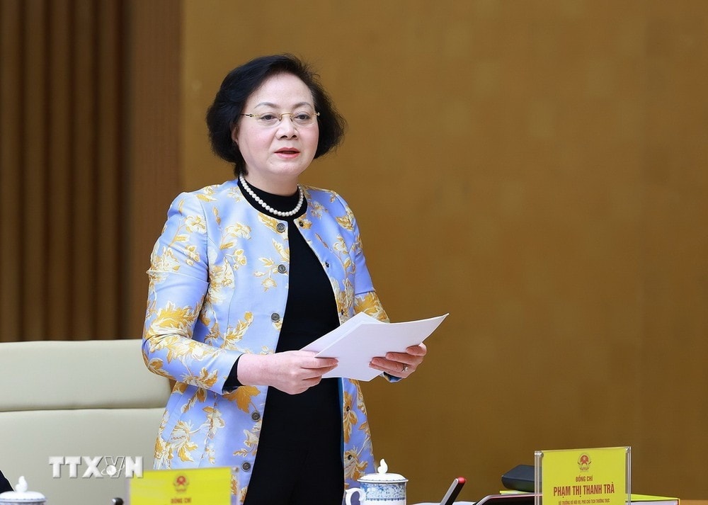 Bộ trưởng Bộ Nội vụ Phạm Thị Thanh Trà, Phó Chủ tịch Thường trực Hội đồng Thi đua-Khen thưởng Trung ương báo cáo công tác thi đua, khen thưởng. Ảnh: Dương Giang/TTXVN