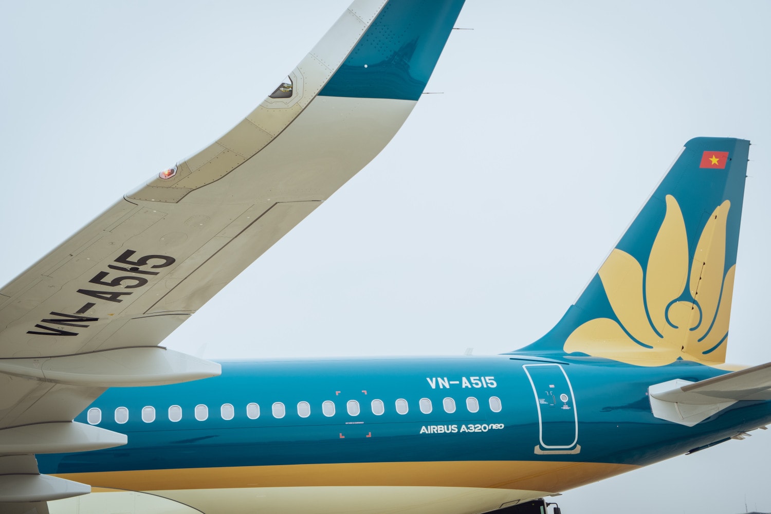 anh-4-vietnam-airlines-da-tiep-nhan-1-chiec-a320neo-mang-so-hieu-vn-a515-trong-ngay-712-anh-vna.jpg