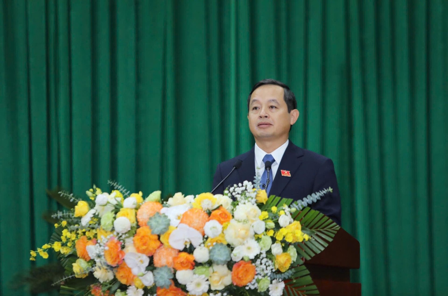 Phó Bí thư Thường trực Tỉnh ủy, Chủ tịch HĐND tỉnh Phạm Hoàng Sơn phát biểu khai mạc kỳ họp. Ảnh: Bảo Quyên