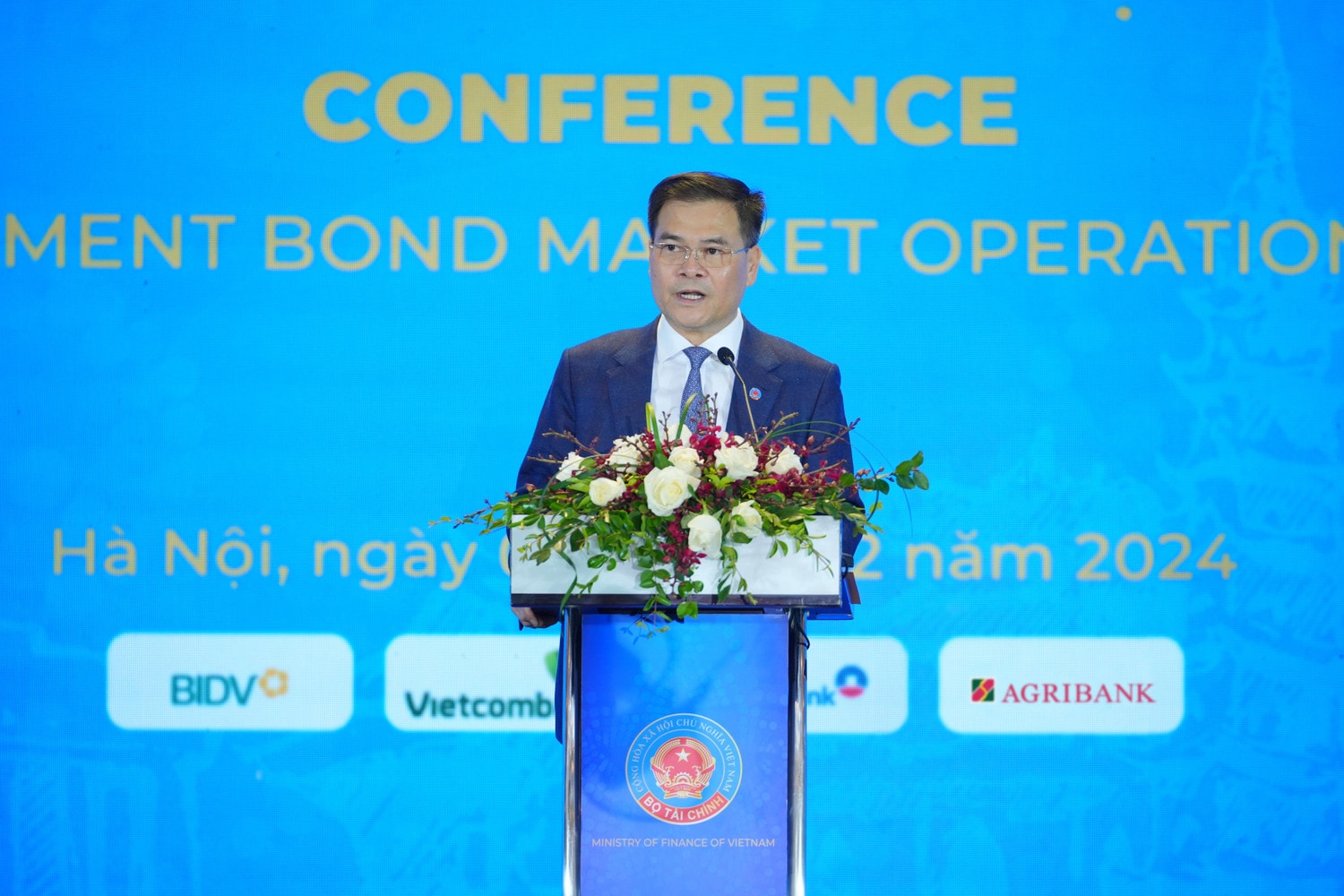 Thứ trưởng Bộ Tài chính Bùi Văn Khắng phát biểu tại Hội nghị. Ảnh: Agribank