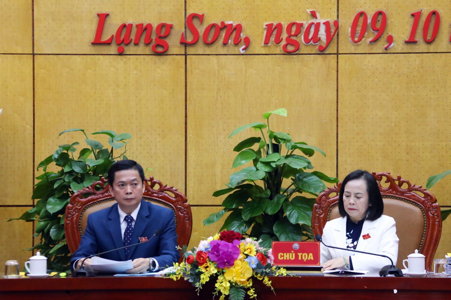 Chủ tọa kỳ họp