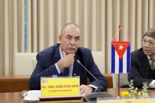 Cuba's Minister of Agriculture Ydael Jesus Perez Brito at the meeting with Vietnam's Minister of Construction Nguyen Thanh Nghi on December 9 (Photo: VNA) Cuba's Minister of Agriculture Ydael Jesus Perez Brito at the meeting with Vietnam's Minister of Construction Nguyen Thanh Nghi on December 9 (Photo: VNA)