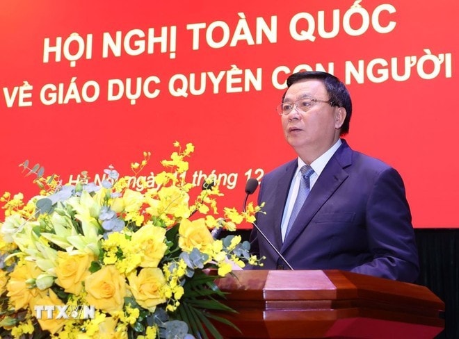 Giáo sư, Tiến sỹ Nguyễn Xuân Thắng, Ủy viên Bộ Chính trị, Giám đốc Học viện Chính trị quốc gia Hồ Chí Minh, Chủ tịch Hội đồng Lý luận Trung ương phát biểu khai mạc Hội nghị. Ảnh: Văn Điệp- TTXVN
