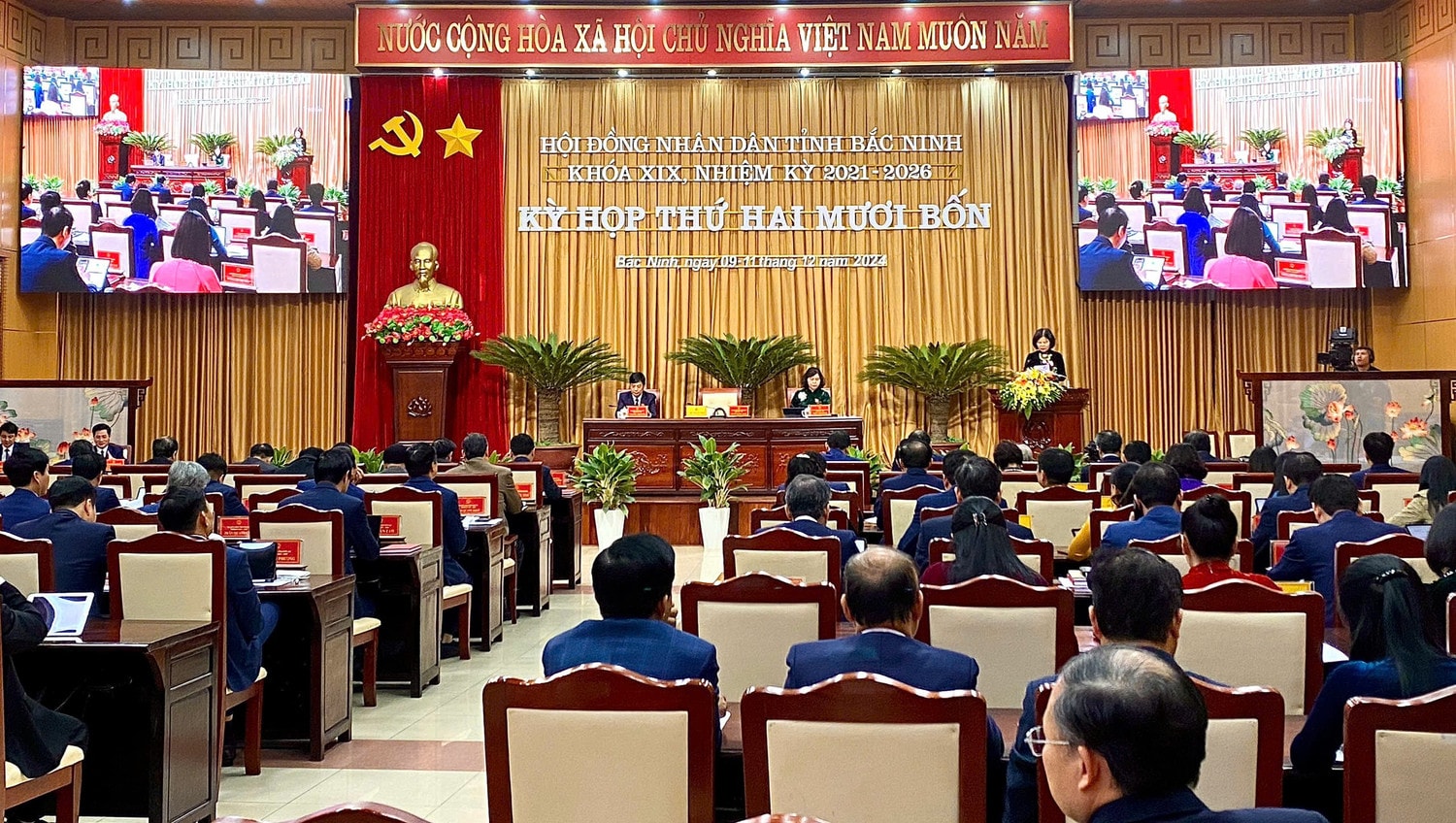 Toàn cảnh kỳ họp. Ảnh: H. Yến