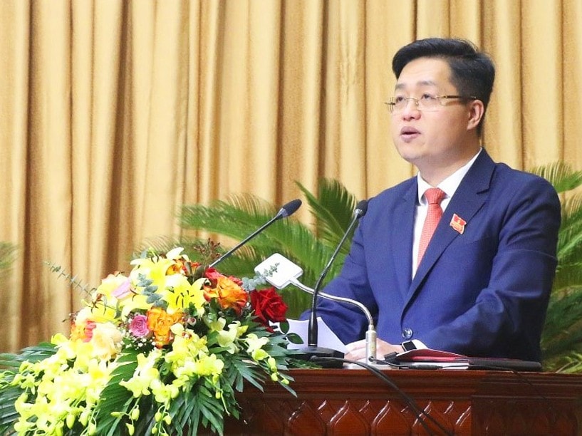 Giám đốc Sở Lao động, Thương binh và Xã hội Nguyễn Nhân Chinh Trả lời chất vấn về bất cập trong việc chi trả trợ cấp qua tài khoản ngân hàng
