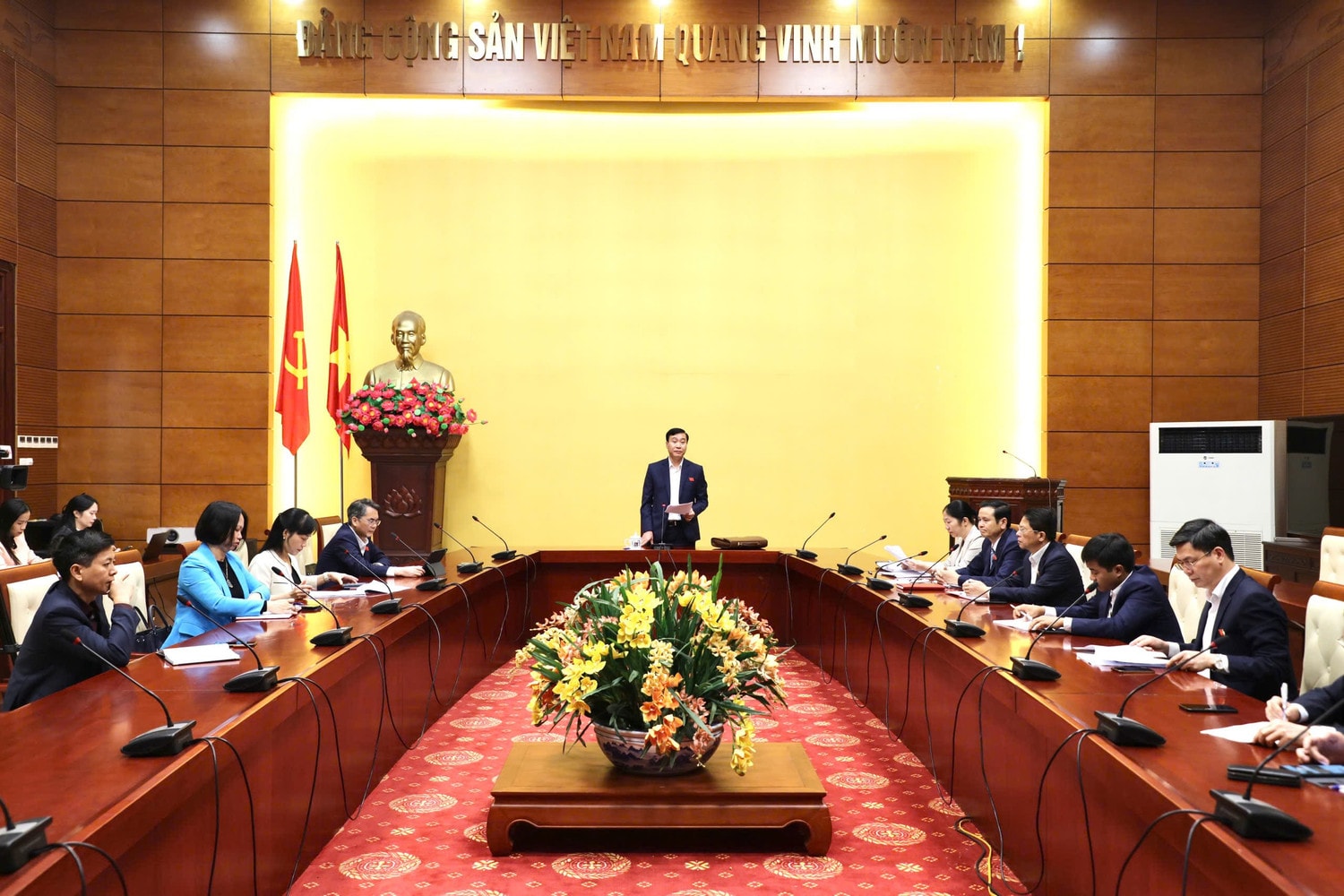 Tổ 2 gồm đại biểu khu vực thành phố Bắc Ninh và huyện Lương Tài