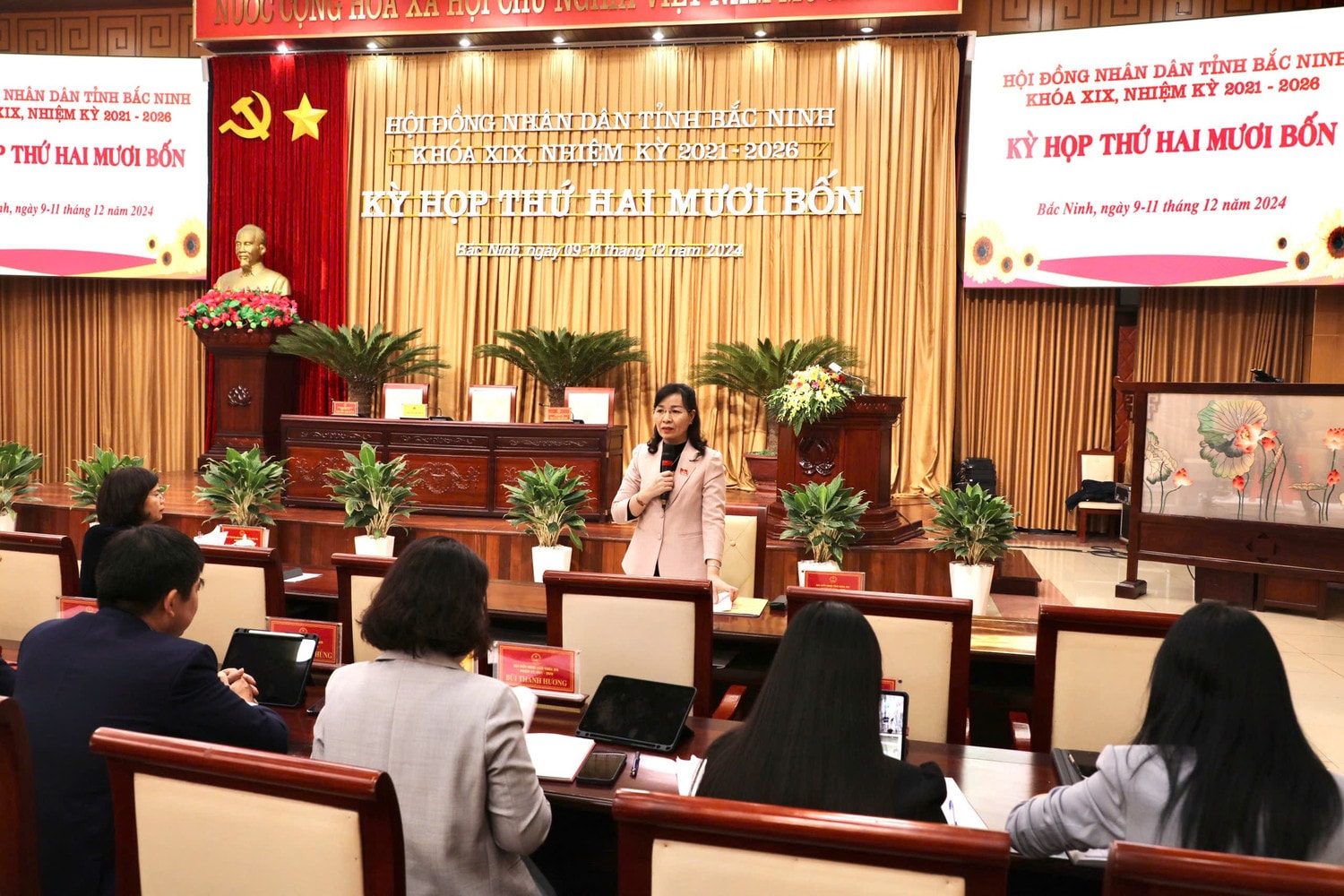 Tổ 1 gồm Tổ đại biểu khu vực thị xã Quế Võ và huyện Gia Bình. Ảnh: H. Yến