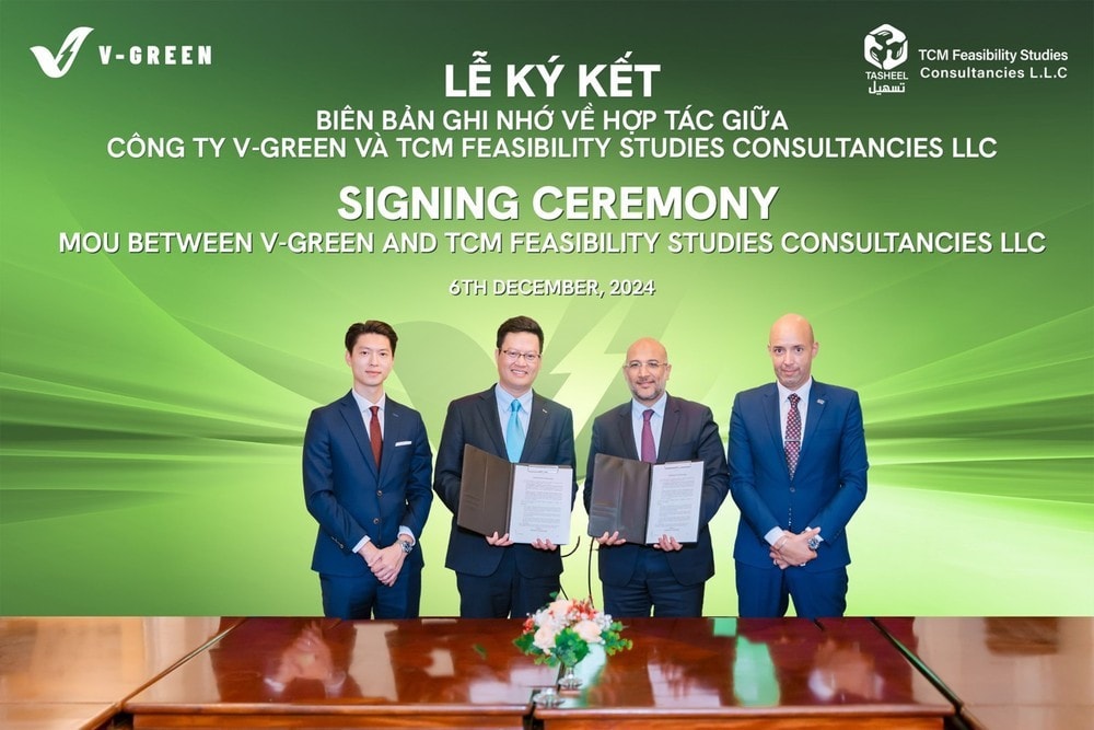 CEO of V-GREEN Nguyen Thanh Duong (second from left) and Mahmoud Farrag, Vice Chairman and CEO of Prime Group,(third from left) at the MOU signing ceremony. (Photo: V-GREEN) CEO of V-GREEN Nguyen Thanh Duong (second from left) and Mahmoud Farrag, Vice Chairman and CEO of Prime Group,(third from left) at the MOU signing ceremony. (Photo: V-GREEN)