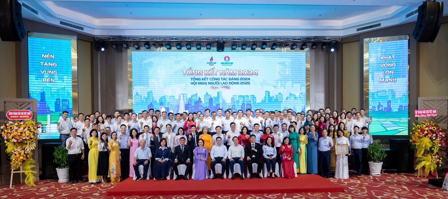 cac-dai-bieu-chup-anh-luu-niem.jpg