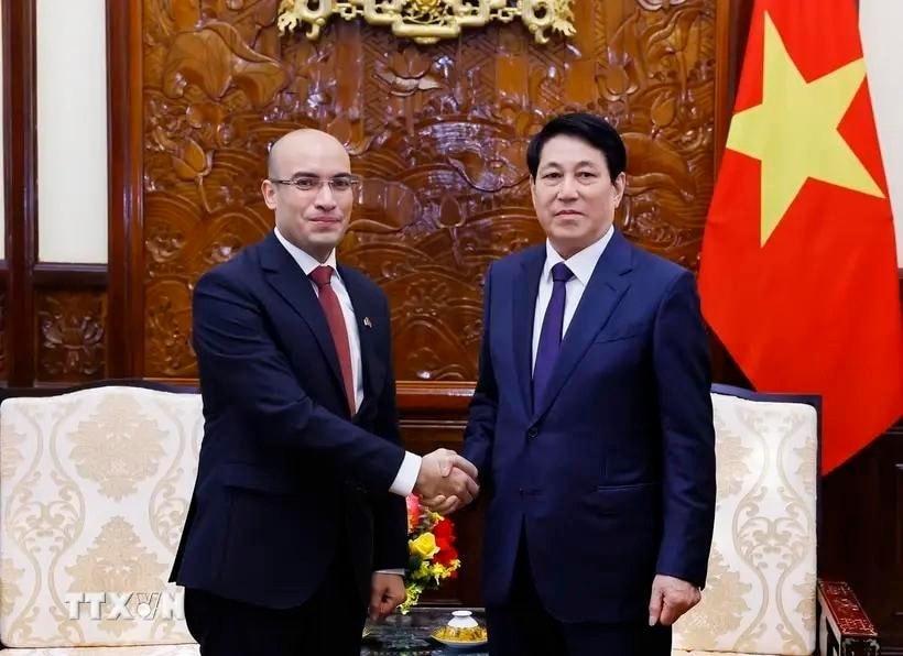 State President Luong Cuong (R) receives Algerian Ambassador to Vietnam Sofiane Chaib. (Photo: VNA) State President Luong Cuong (R) receives Algerian Ambassador to Vietnam Sofiane Chaib. (Photo: VNA)