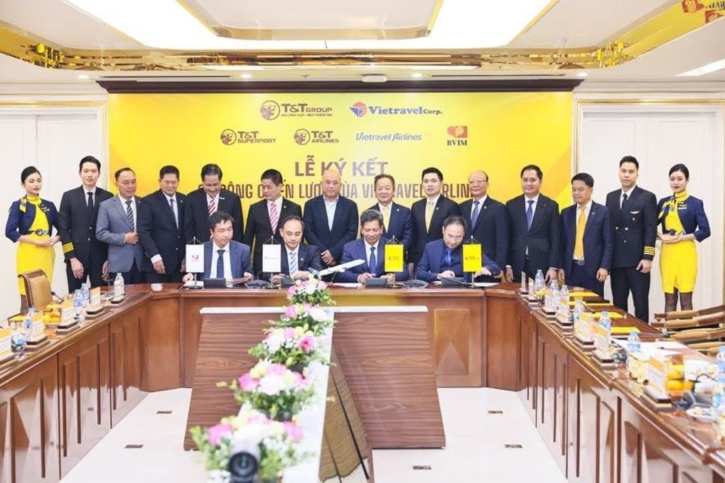 T&T Airlines, T&T SuperPort, Quỹ BVIM và Tập đoàn Vietravel ký kết hợp đồng chuyển nhượng cổ phần tại Vietravel Airlines.