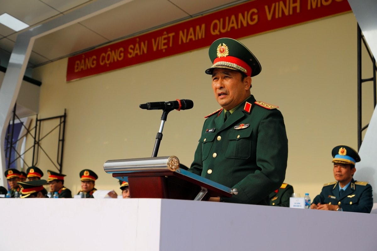 Thượng tướng Phùng Sĩ Tấn phát biểu chỉ đạo tại buổi hợp luyện.