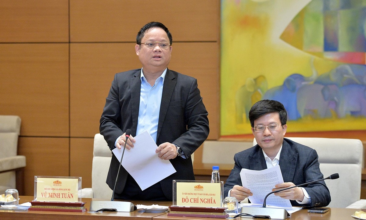 Phó Chủ nhiệm Văn phòng Quốc hội, Phó Trưởng Ban Chỉ đạo Giải Diên Hồng Vũ Minh Tuấn phát biểu. Ảnh: Hồ Long