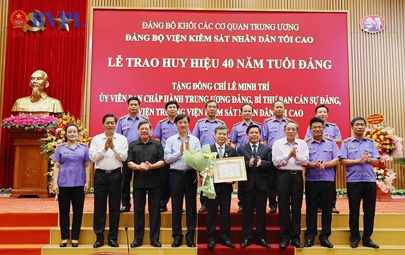 Lãnh đạo các Ban Đảng Trung ương, Đảng ủy khối các cơ quan Trung ương cùng Lãnh đạo, Ban Thường vụ Đảng ủy VKSND tối cao chúc mừng Viện trưởng VKSND tối cao Lê Minh Trí