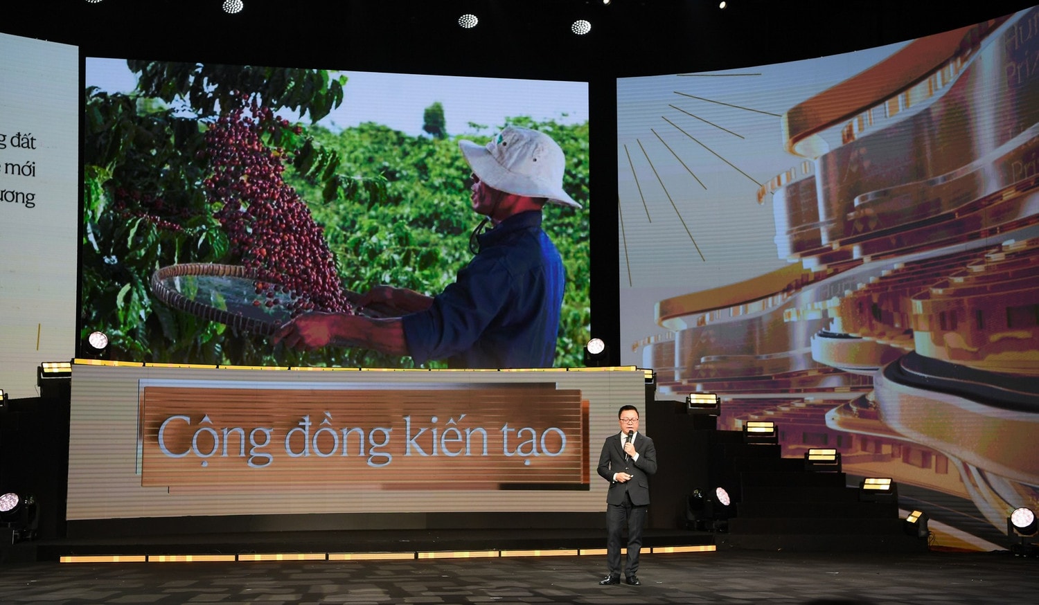ong-le-quoc-minh-uy-vien-twd-tong-bien-tap-bao-nhan-dan-truong-ban-to-chuc-giai-thuong-human-act-prize-2024-danh-gia-cao-nhung-thanh-tuu-va-tac-dong-toan-dien-cua-chuong-trinh-nescafe-pla.jpg