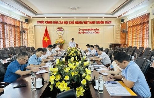 truoc-do-doan-giam-sat-da-co-cac-cuoc-lam-viec-voi-nhieu-dia-phuong-don-vi-tren-dia-ban-tinh-hoang-yen.jpg