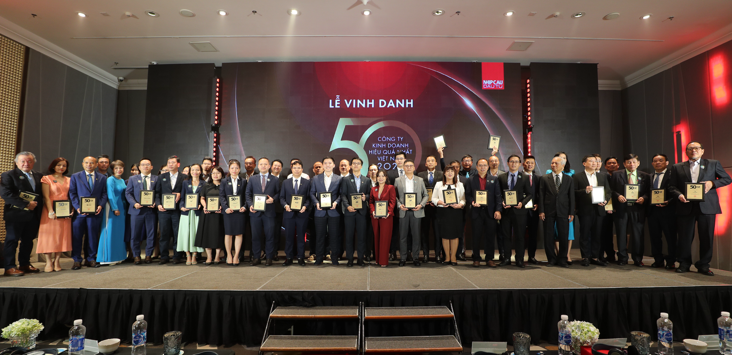 anh-2-lpbank-award.png