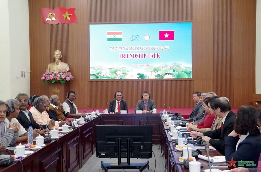 At the discussion between VUFO and an Indian delegation in Hanoi on December 16. (Photo: VNA) At the discussion between VUFO and an Indian delegation in Hanoi on December 16. (Photo: VNA)
