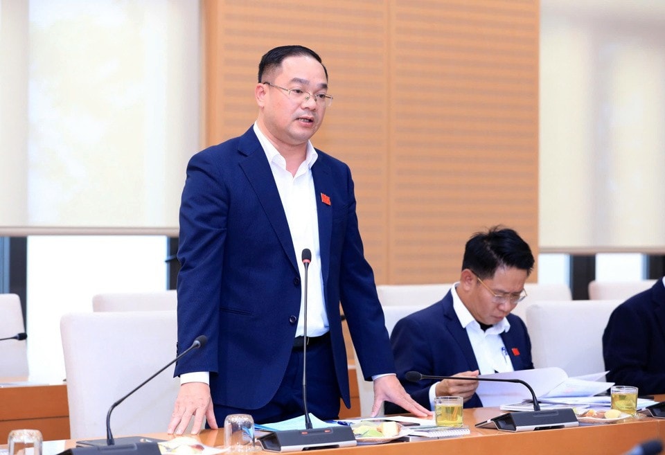 Các đại biểu HĐND thành phố Hà Nội đề xuất nhiều giải pháp nhằm tháo gỡ những “điểm nghẽn” trong phát triển kinh tế - xã hội Thủ đô. Ảnh: P. Long