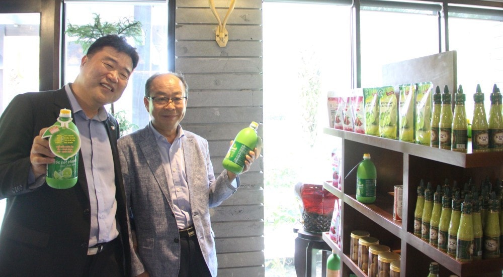 Các sản phẩm làm từ chanh của Công ty Cổ phần Đầu tư và Thương mại Chanh Việt (xã Thạnh Lợi, huyện Bến Lức) được người tiêu dùng trong và ngoài nước ưa chuộng. Ảnh: B. Tùng