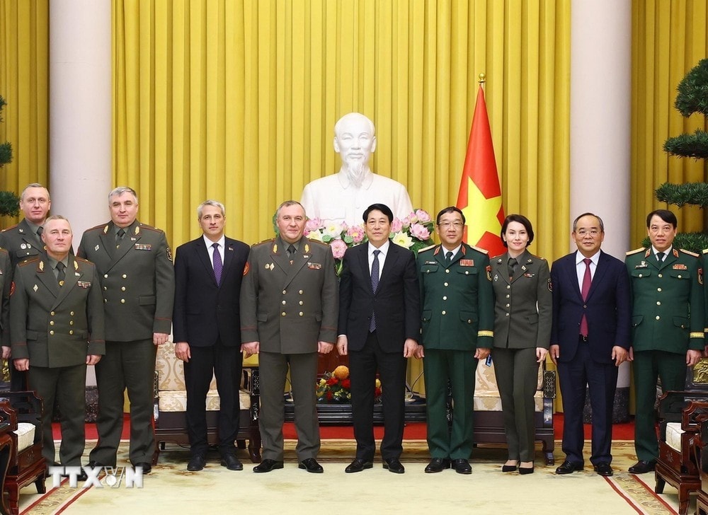 Chủ tịch nước Lương Cường với các đại biểu. Ảnh: Lâm Khánh/TTXVN