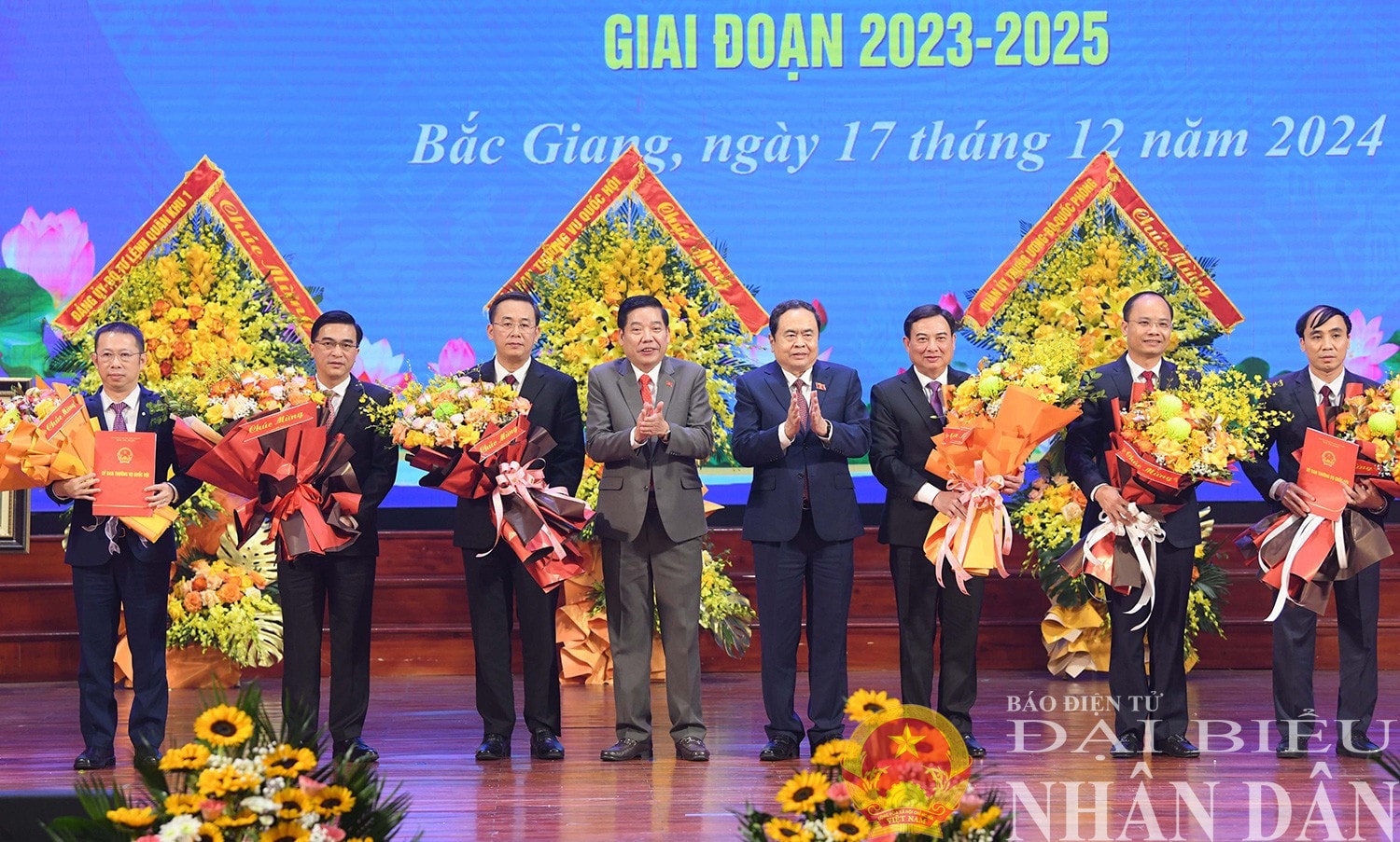 dbnd_br_ctqh-chuc-mung-3.jpg