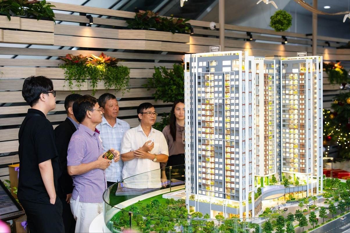 Nhiều khách hàng tìm hiểu về dự án Essensia Sky do Phú Long làm chủ đầu tư