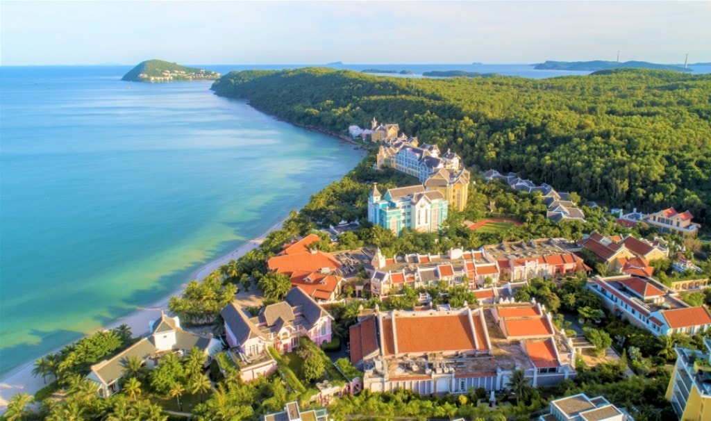 jw-marriott-phu-quoc-emerald-bay-resort-03.jpg