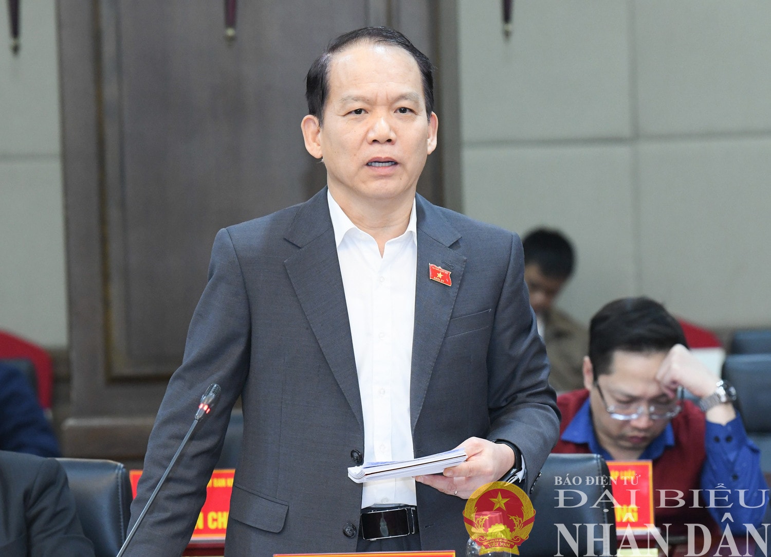 Chủ nhiệm Ủy ban Pháp luật Hoàng Thanh Tùng phát biểu tại cuộc làm việc. Ảnh: Lâm Hiển
