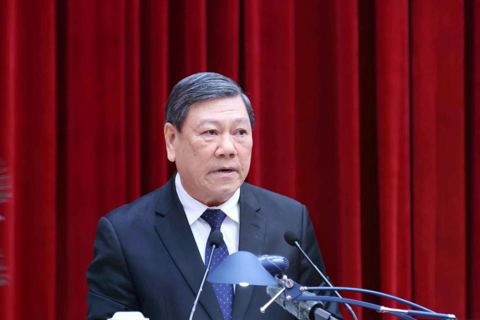 Uỷ viên Trung ương Đảng, Phó Chủ nhiệm Thường trực Uỷ ban Kiểm tra Trung ương Trần Văn Rón, trình bày báo cáo tại hội nghị. Ảnh: Phương Hoa/TTXVN