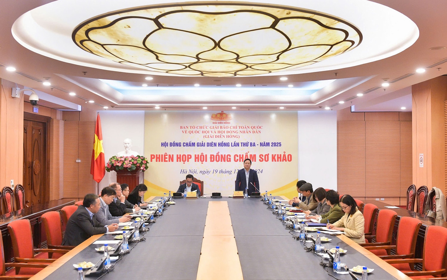 Quang cảnh Phiên họp