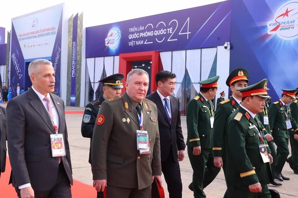 International delegates attend to the the Vietnam International Defence Expo 2024. Photo: Duong Giang/VNA 1d57ab6b-a278-497f-86b9-24694224c504.jpg