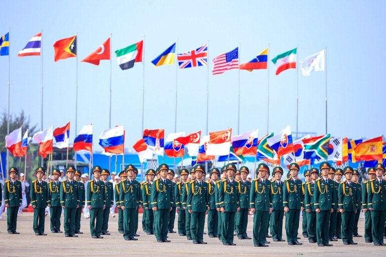 Triển lãm Quốc phòng Quốc tế Việt Nam 2024 có sự tham gia của 66 đoàn đại biểu quốc tế và hơn 240 doanh nghiệp công nghiệp quốc phòng đến từ 49 quốc gia. Ảnh: VGP/Nhật Bắc