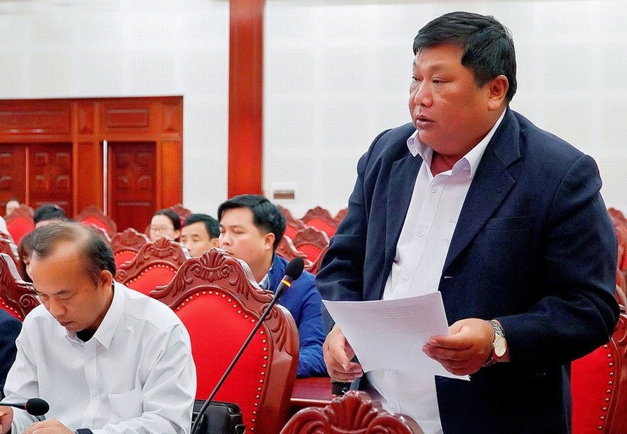 ong-phan-tran-tho-pho-bi-thu-thuong-truc-huyen-uy-kbang-tham-gia-y-kien-tai-hoi-nghi-bg.jpg