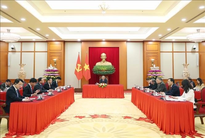 Tổng Bí thư Tô Lâm điện đàm với Tổng Thư ký Đảng Hành động Nhân dân, Thủ tướng Singapore Lawrence Wong. Ảnh: Thống Nhất/TTXVN
