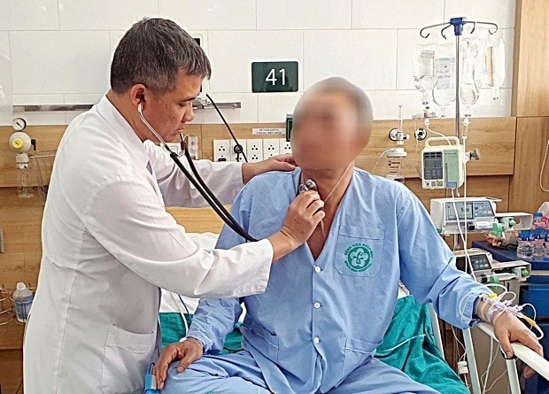 benh-nhan-o-khoa-chong-doc.jpg
