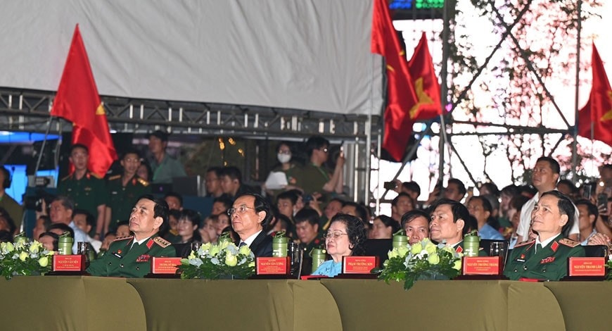 Các đại biểu dự Chương trình hòa nhạc và nghệ thuật “Bài ca không quên”. Nguồn: qdnd.vn
