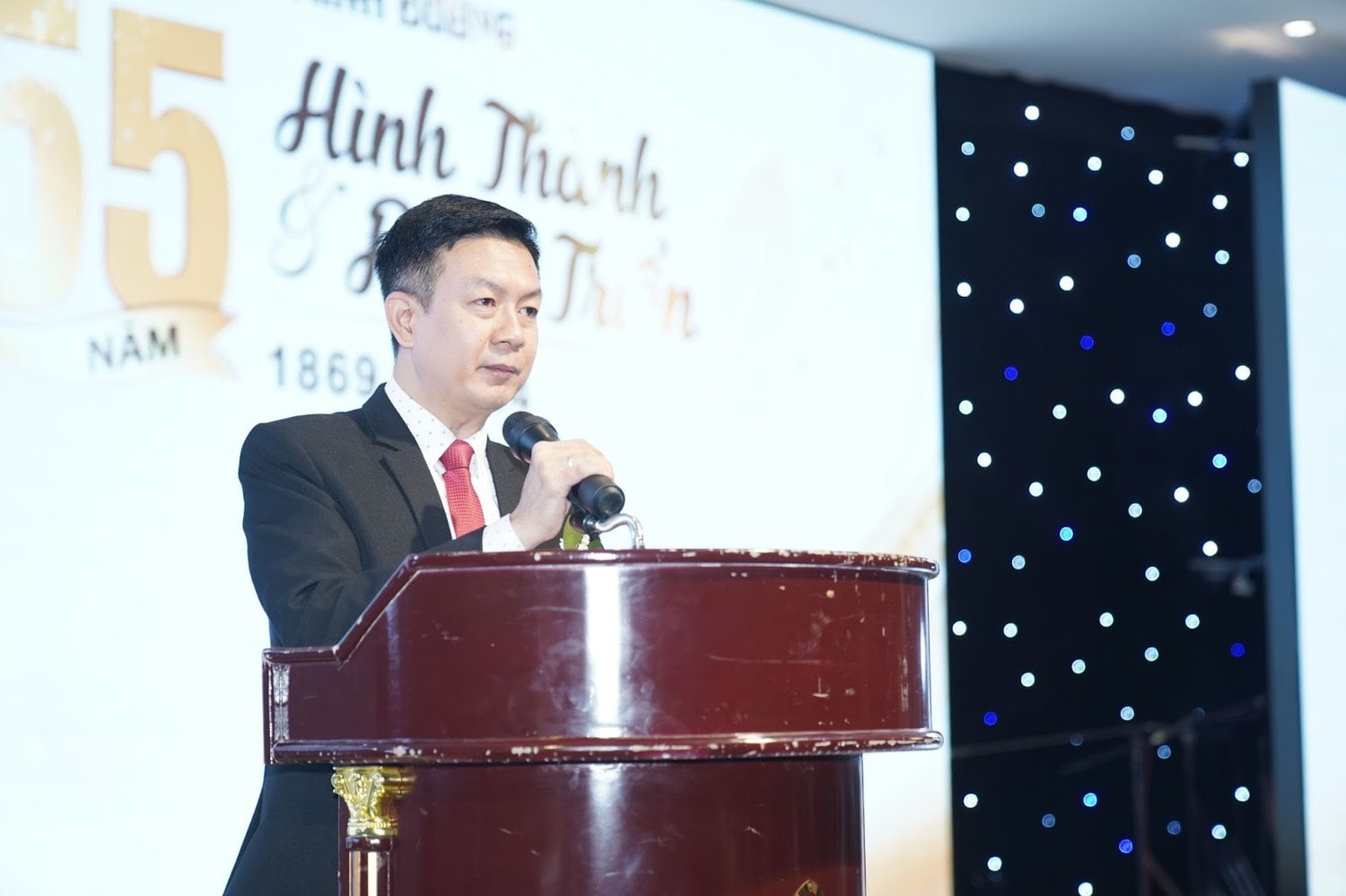 Lương y Đỗ Minh Tuấn chia sẻ tại buổi lễ