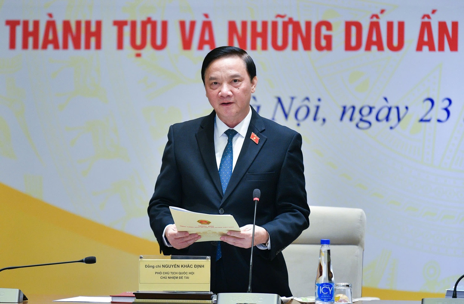 Phó Chủ tịch Quốc hội Nguyễn Khắc Định phát biểu