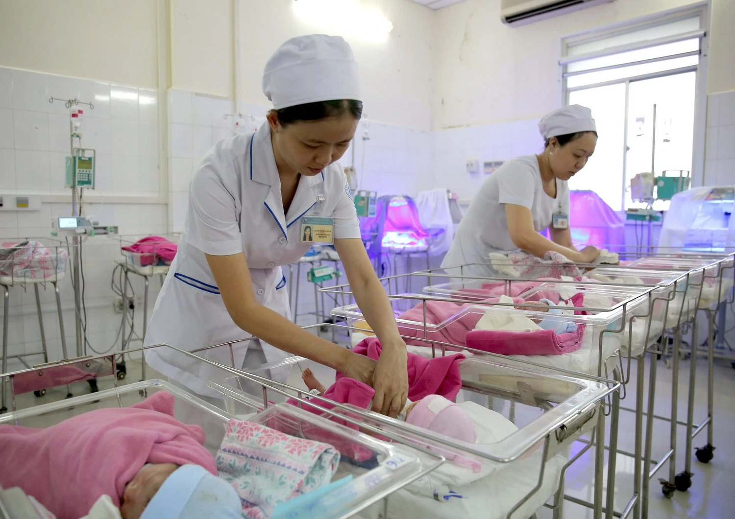 Tổng tỷ suất sinh tại TP. Hồ Chí Minh năm 2024 dự ước 1,4 con/phụ nữ, có xu hướng tăng nhẹ so với năm 2023 nhưng vẫn ở mức rất thấp. Ảnh: Ngọc Dương