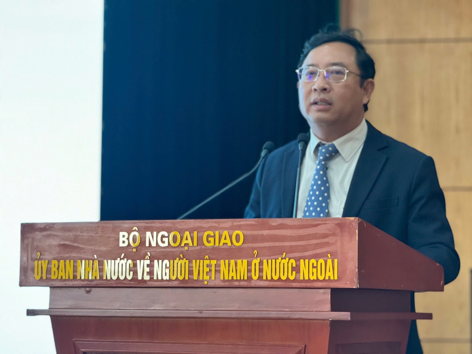 cuc-truong.jpg