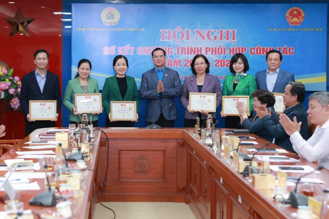 ky-niem-chuong-2.jpg
