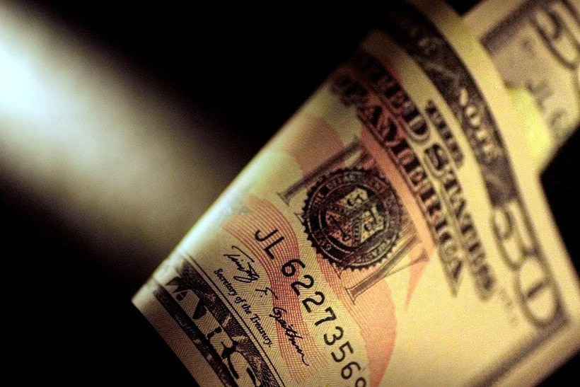 Illustrative Images dollar-currency.jpg