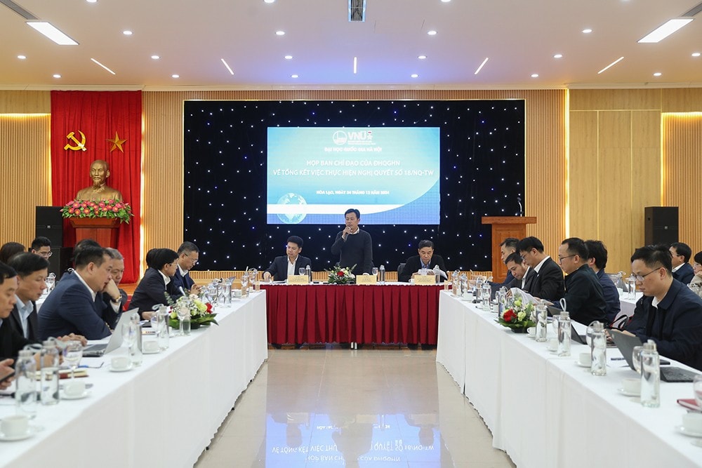 vnu-ban-chi-dao-tong-ket-nq-18-3.jpg