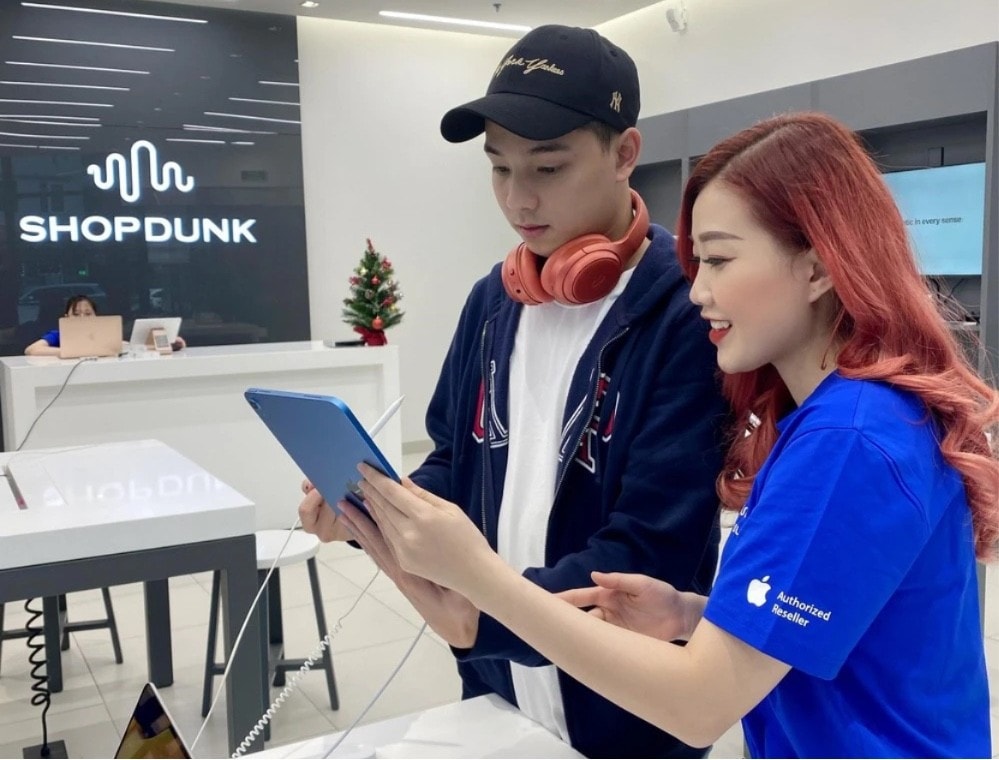 ly-giai-cu-loi-nguoc-dong-thanh-cong-cua-thuong-hieu-shopdunk-41f42c03-1699861734057-1699861734584443461881-6392.jpg