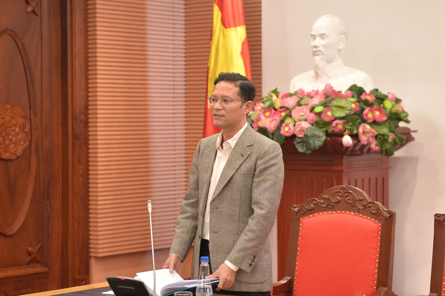 pho-chu-tich-thuong-truc-cong-doan-van-phong-quoc-hoi-bui-le-minh.jpg