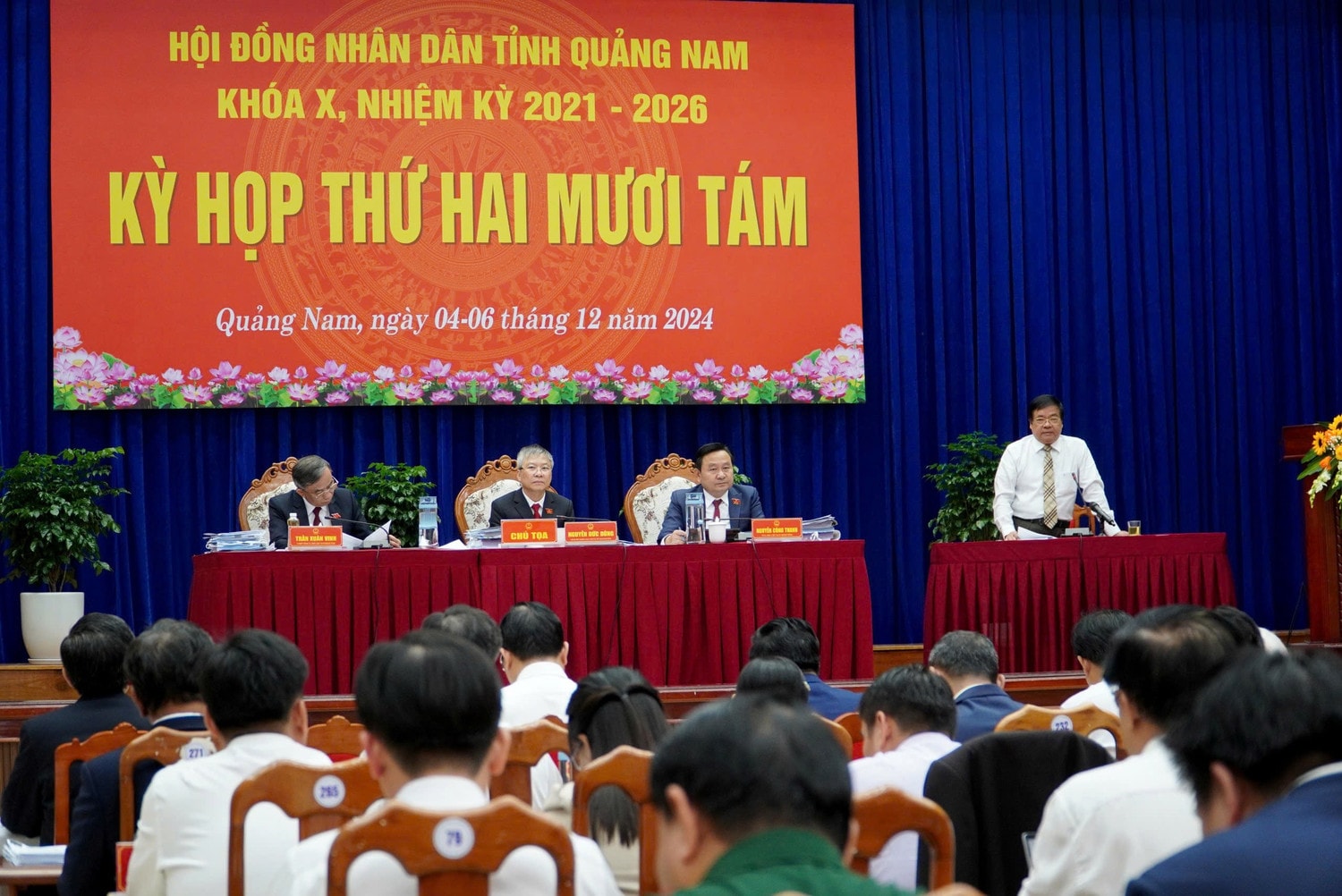 Nội dung chất vấn và trả lời chất vấn tại Kỳ họp HĐND tỉnh Quảng Nam không chỉ tập trung vào những vấn đề lớn, mà còn là những vấn đề “nóng”, bức xúc. Ảnh: Tấn Tài