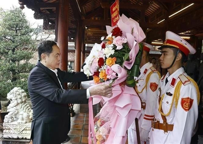 NA Chairman Tran Thanh Man offers flowers in commemoration of General Nguyen Chi Thanh on December 29, 2024. (Photo: Lam Hien) img-5652.jpg